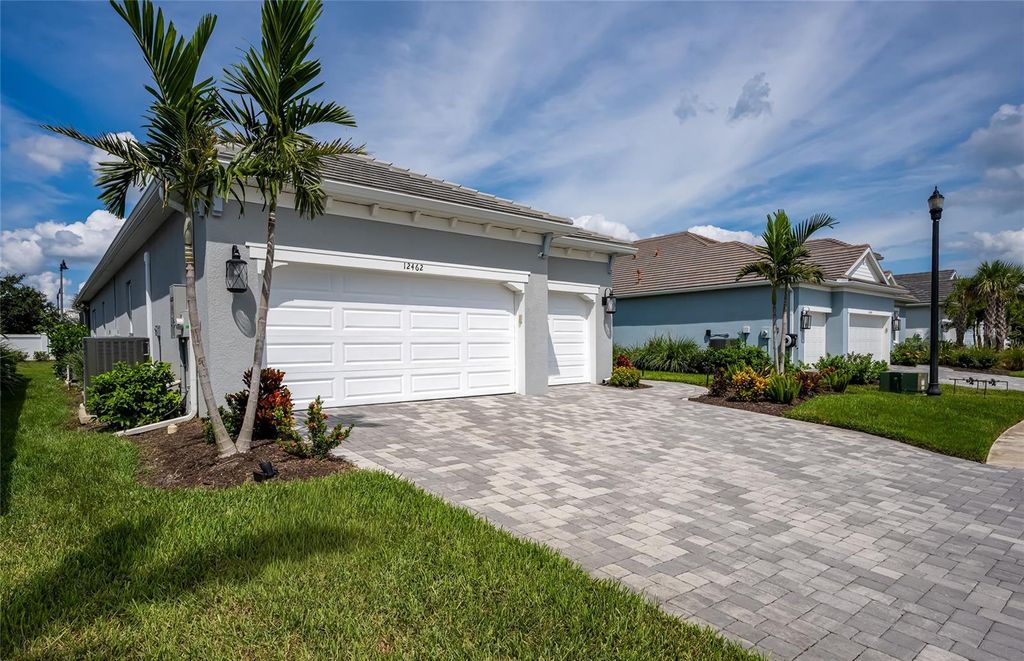 Photo of 12462 Vieste Court, Venice, FL 34293 (MLS # N6140644)