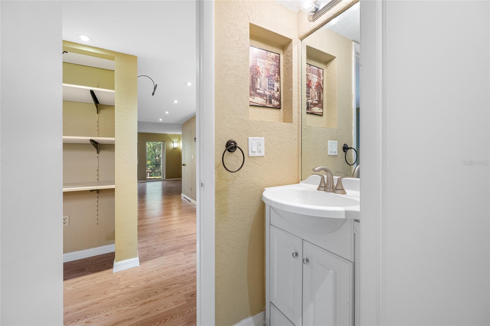 EAST LAKE WOODLANDS CLUSTER HOMES UNIT TWO - Residential