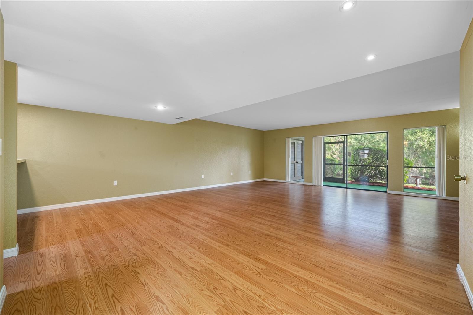 EAST LAKE WOODLANDS CLUSTER HOMES UNIT TWO - Residential