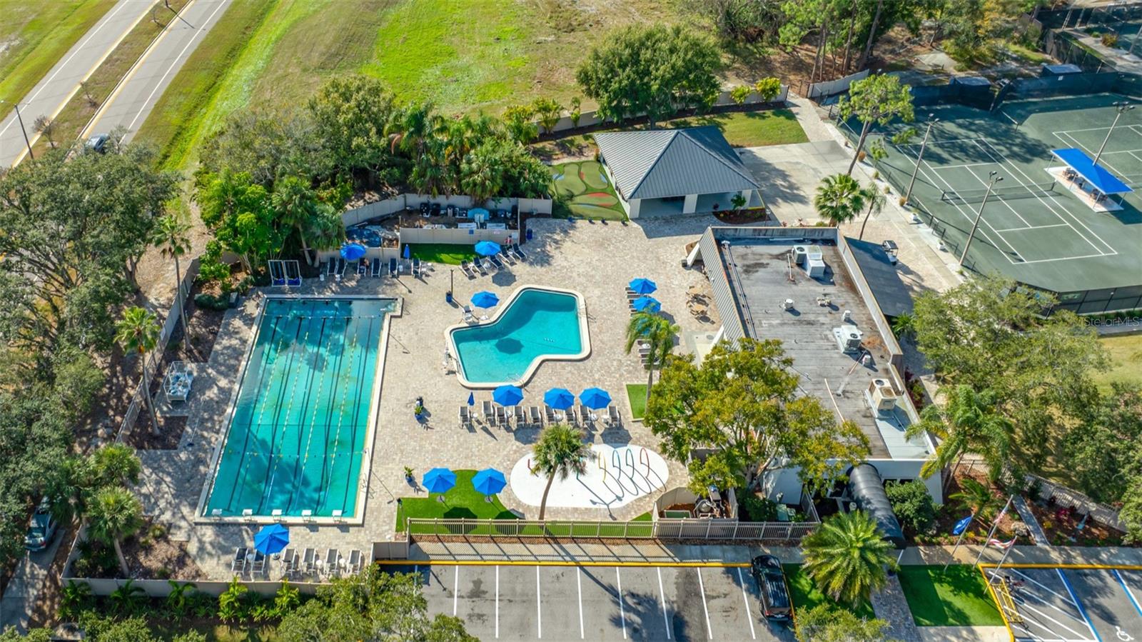 EAST LAKE WOODLANDS CLUSTER HOMES UNIT TWO - Residential