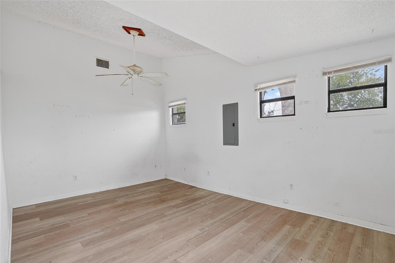 ANN PARK HEIGHTS - Residential