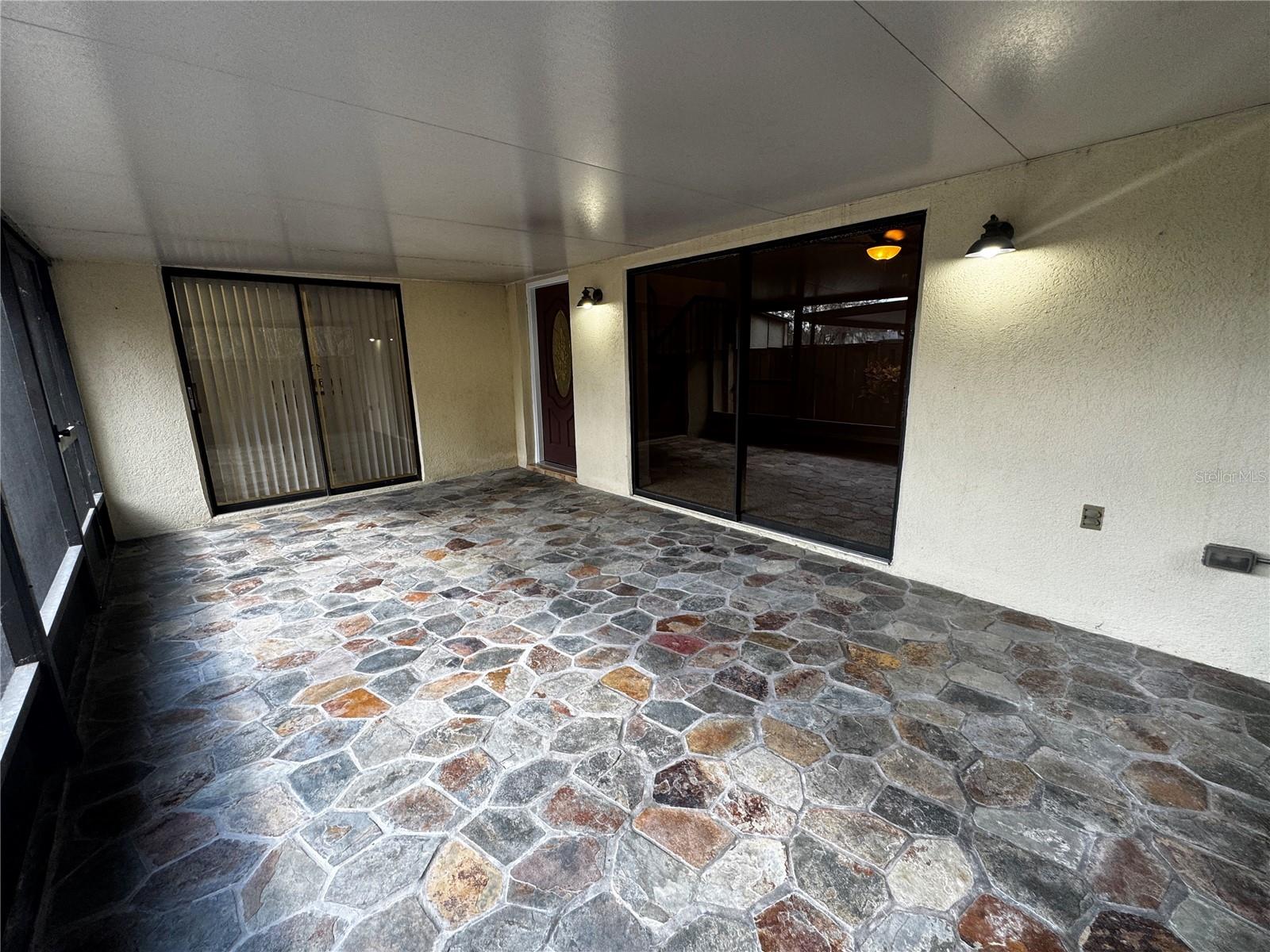 LEESBURG ROYAL OAK ESTATES SUB - Residential Lease