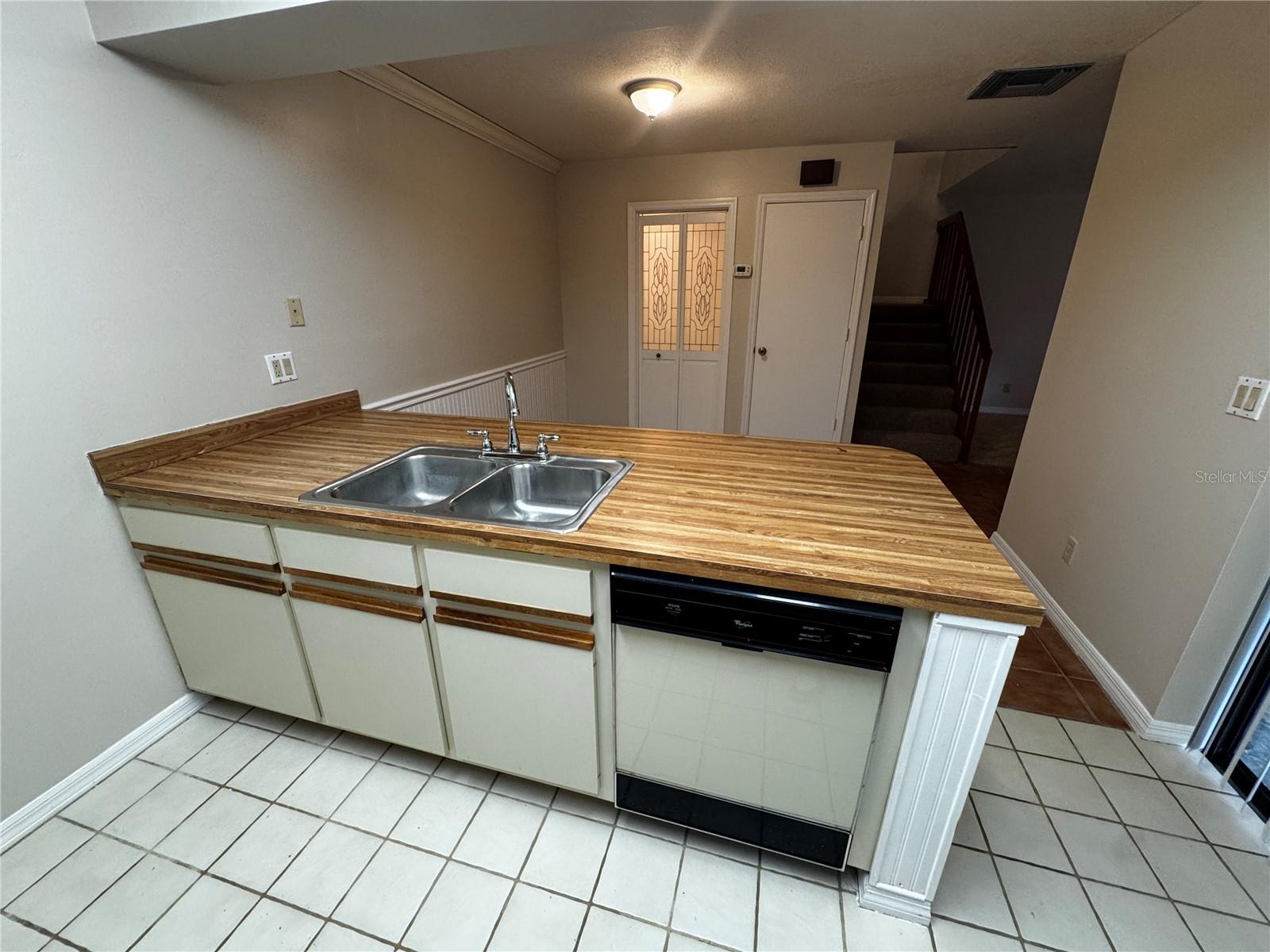 LEESBURG ROYAL OAK ESTATES SUB - Residential Lease