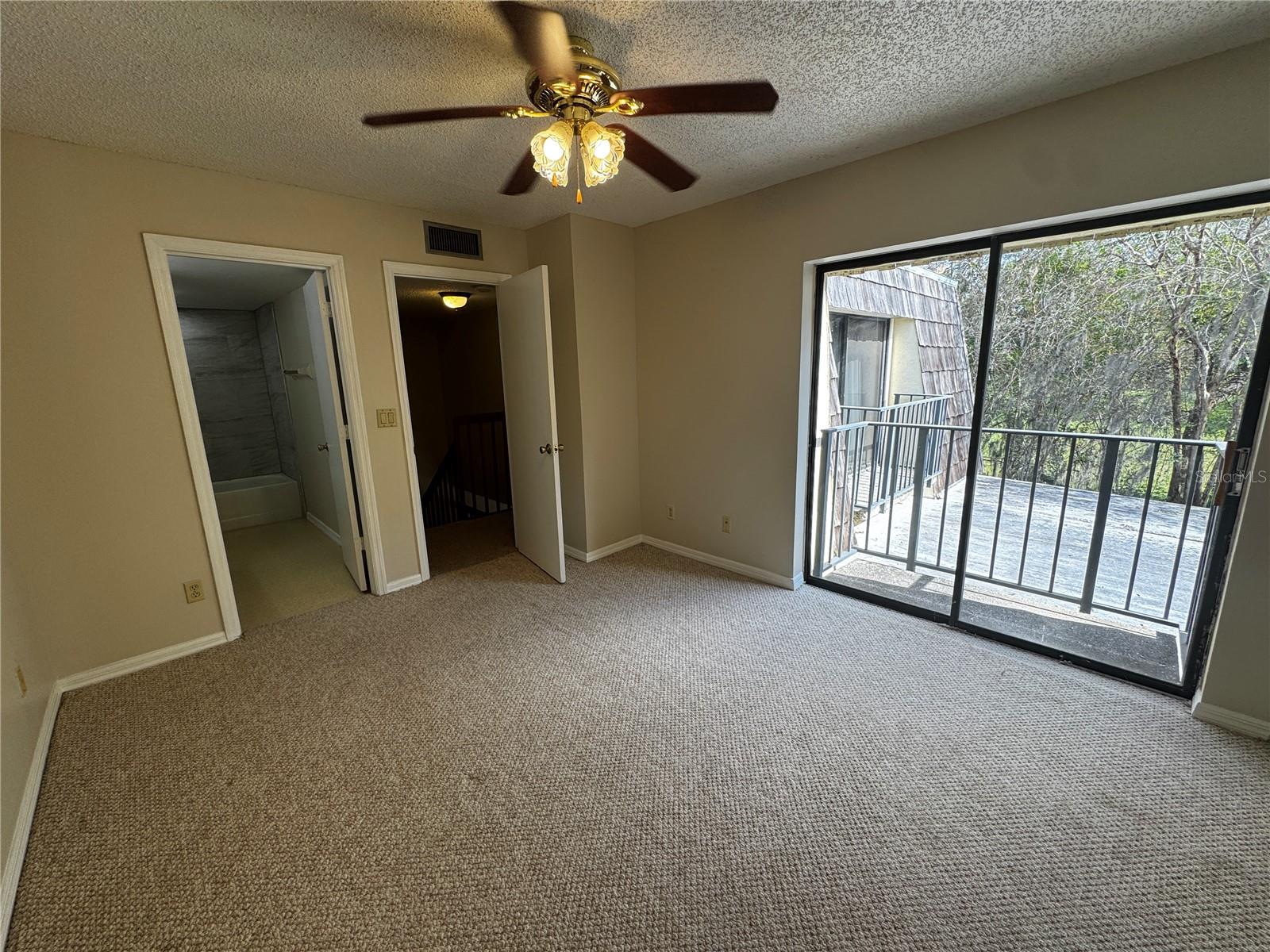 LEESBURG ROYAL OAK ESTATES SUB - Residential Lease