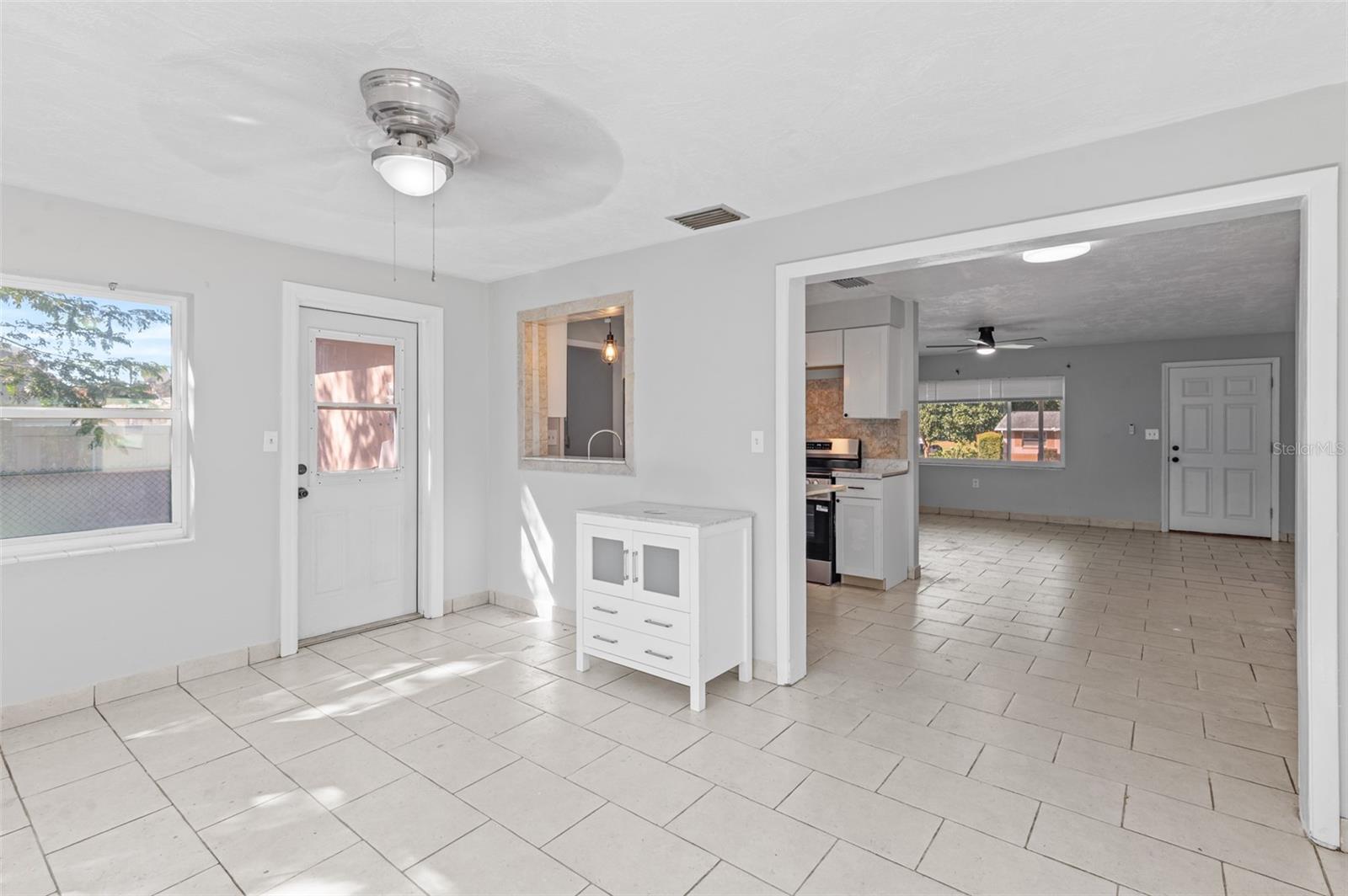 BEVERLY HILLS UNIT 04 - Residential