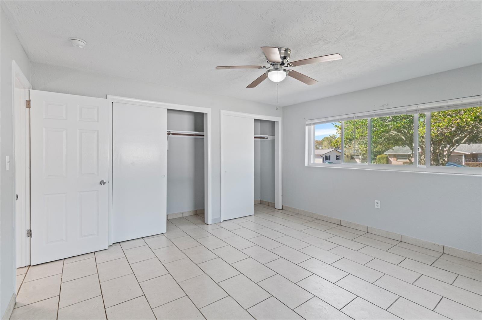 BEVERLY HILLS UNIT 04 - Residential