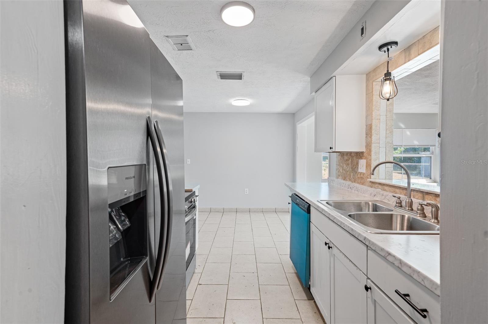 BEVERLY HILLS UNIT 04 - Residential