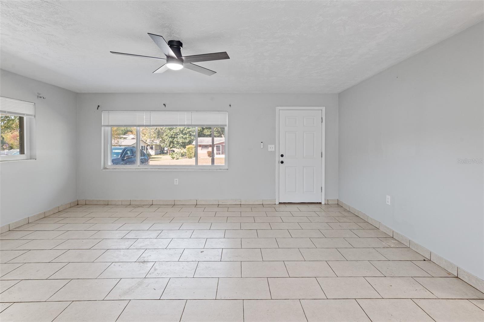 BEVERLY HILLS UNIT 04 - Residential