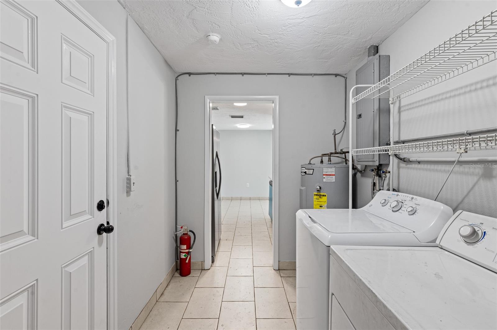 BEVERLY HILLS UNIT 04 - Residential