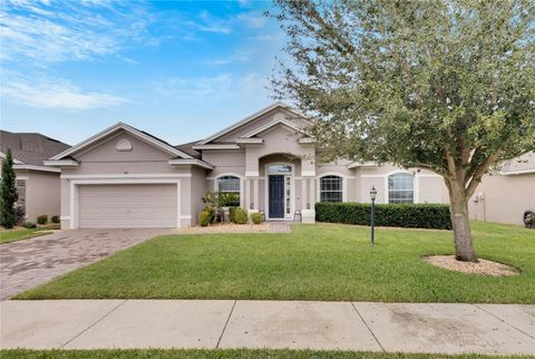 A home in AUBURNDALE