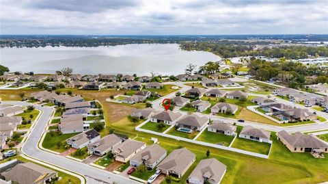 A home in AUBURNDALE