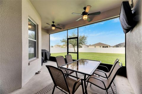 A home in AUBURNDALE