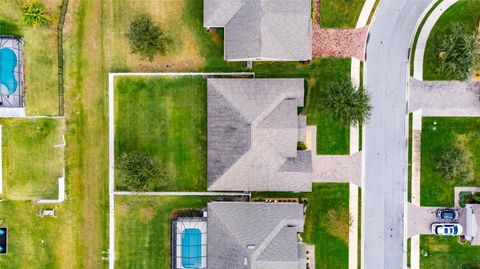 A home in AUBURNDALE