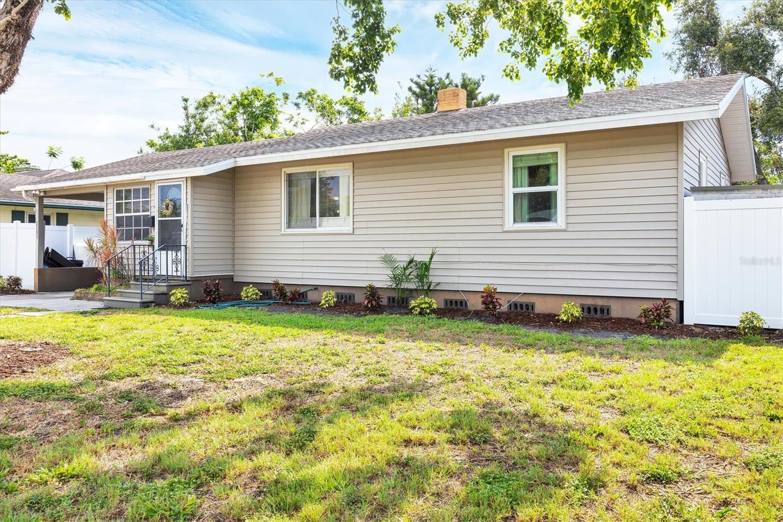 2105 19TH STREET W