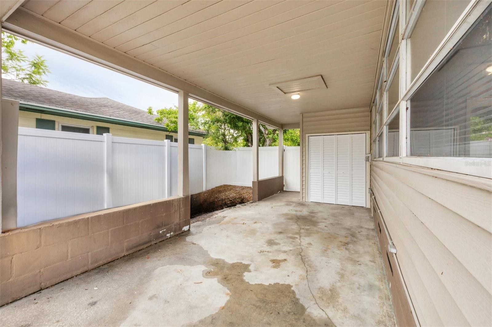2105 19TH STREET W