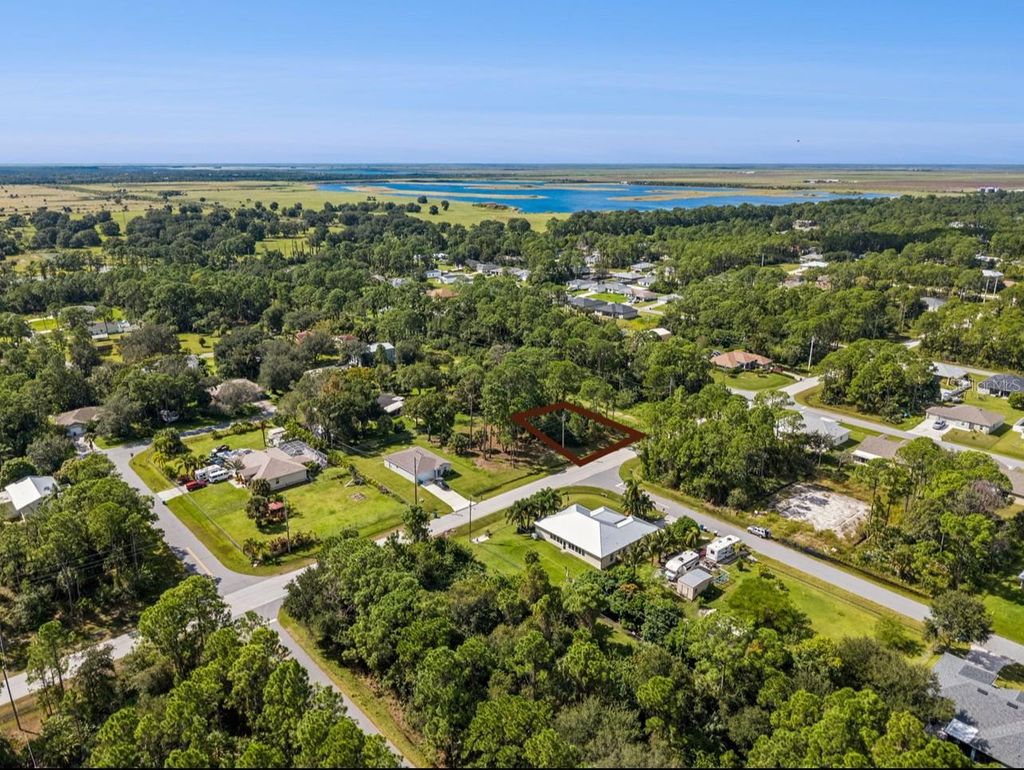 Photo of 714 SE Sarasota Dr, Palm Bay, FL 32909 (MLS # S5136715)