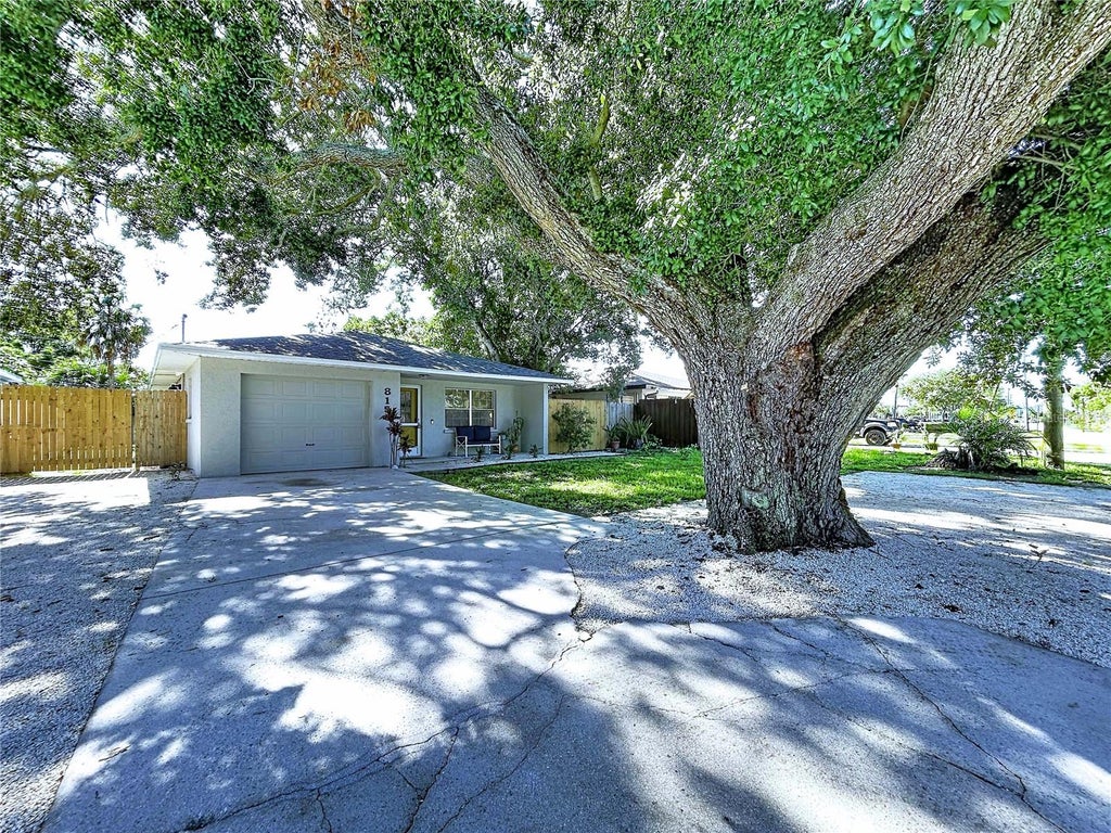 Photo of 815 35th Street W, Bradenton, FL 34205 (MLS # TB8539120)
