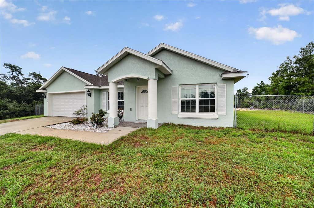 Photo of 3050 SW 177th Place Road, Ocala, FL 34473 (MLS # OM729461)