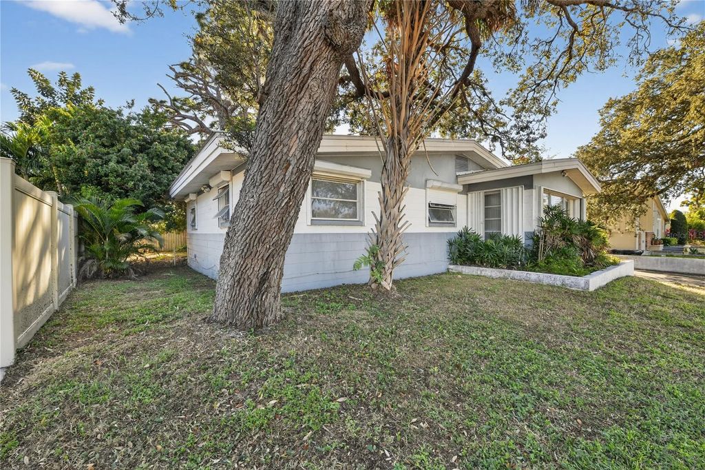 Photo of 6620 Gulfport Boulevard S, South Pasadena, FL 33707 (MLS # O6376124)