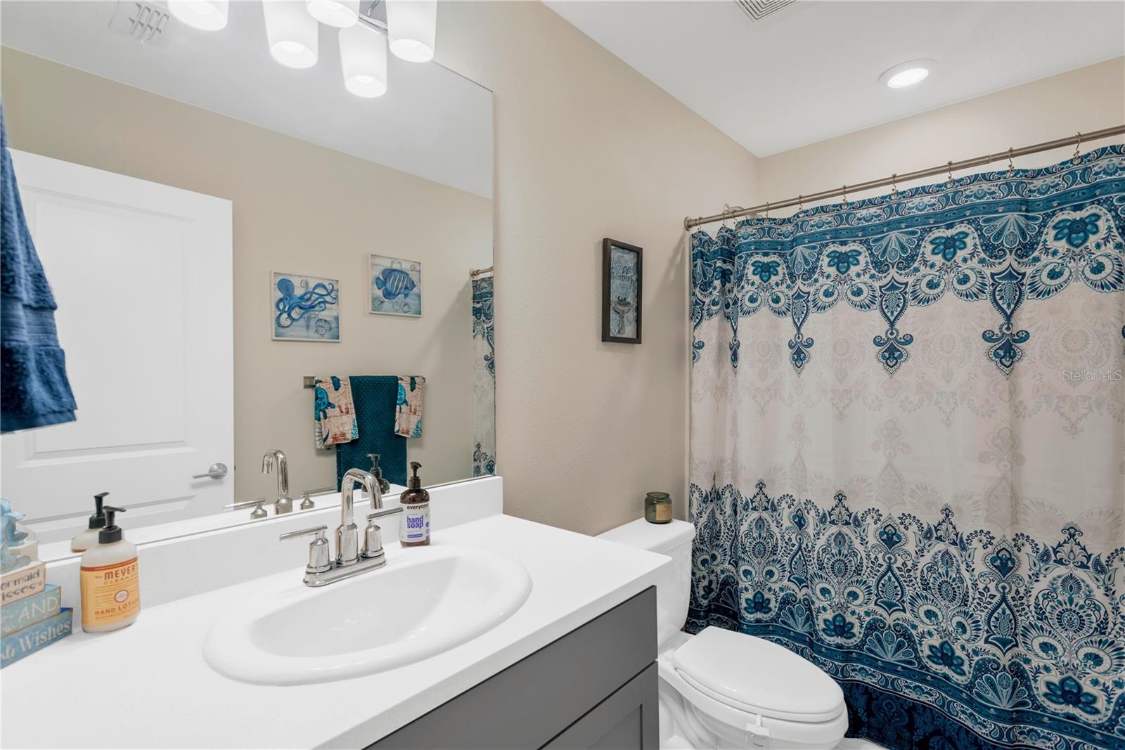 ARTISAN LAKES EDGESTONE NORTH PH I & II - Residential Lease