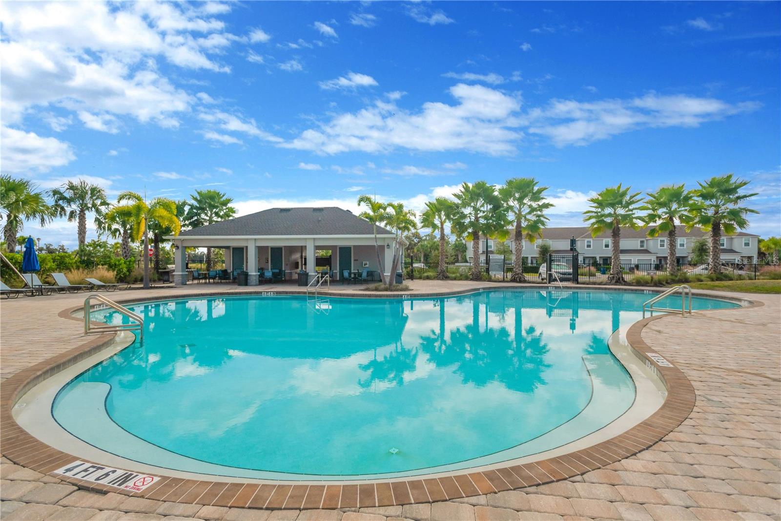 ARTISAN LAKES EDGESTONE NORTH PH I & II - Residential Lease