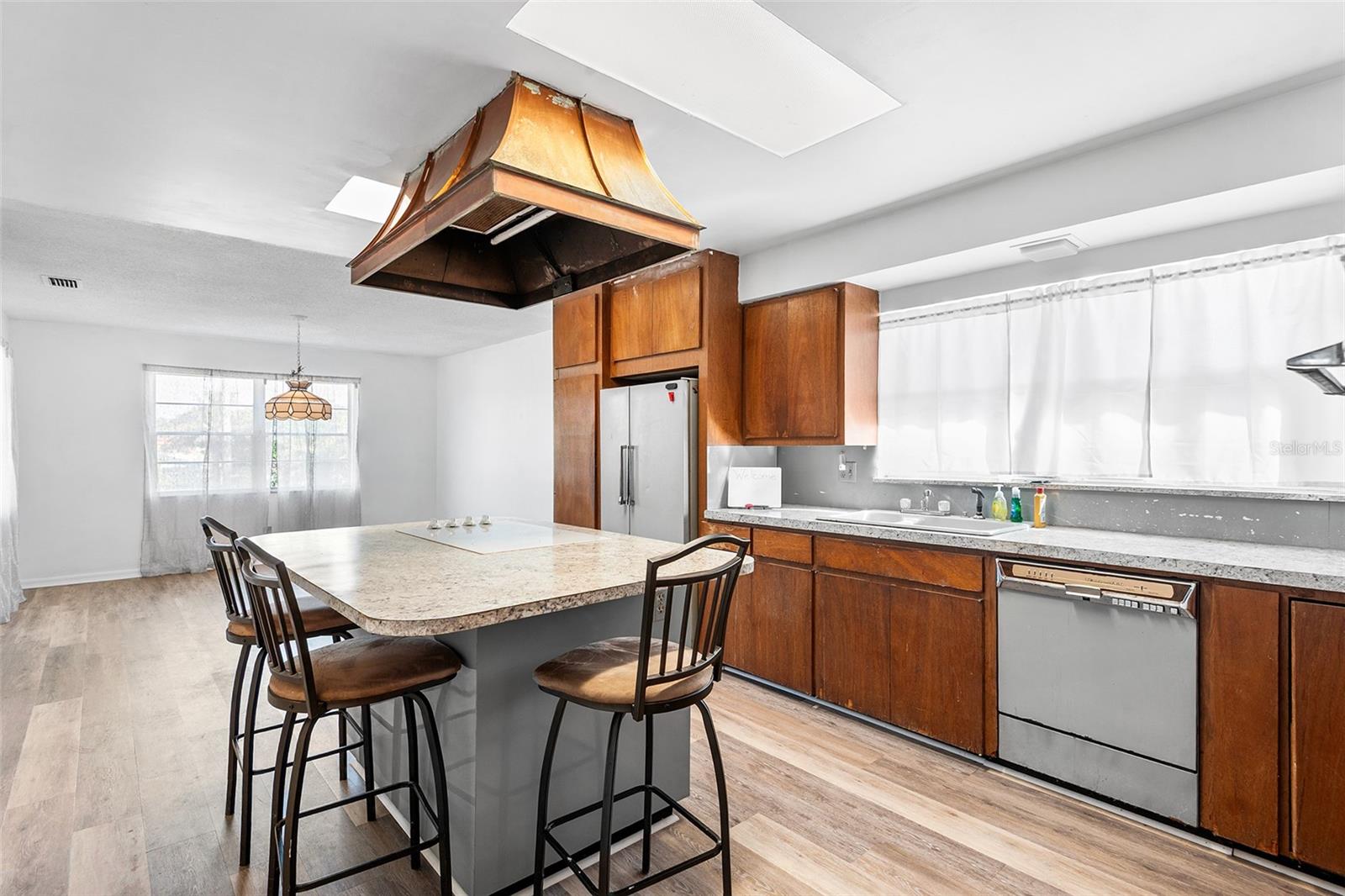 PINE KNOLL - Residential