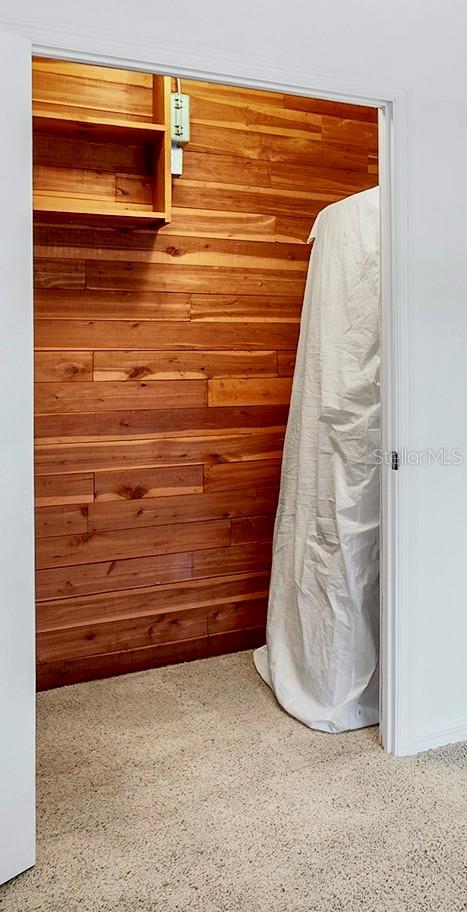 PINE KNOLL - Residential