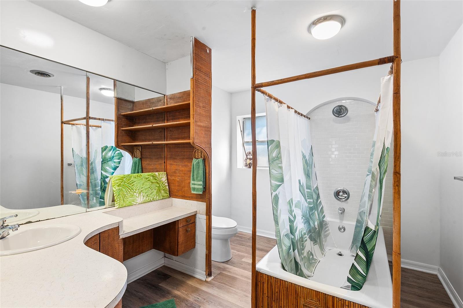 PINE KNOLL - Residential