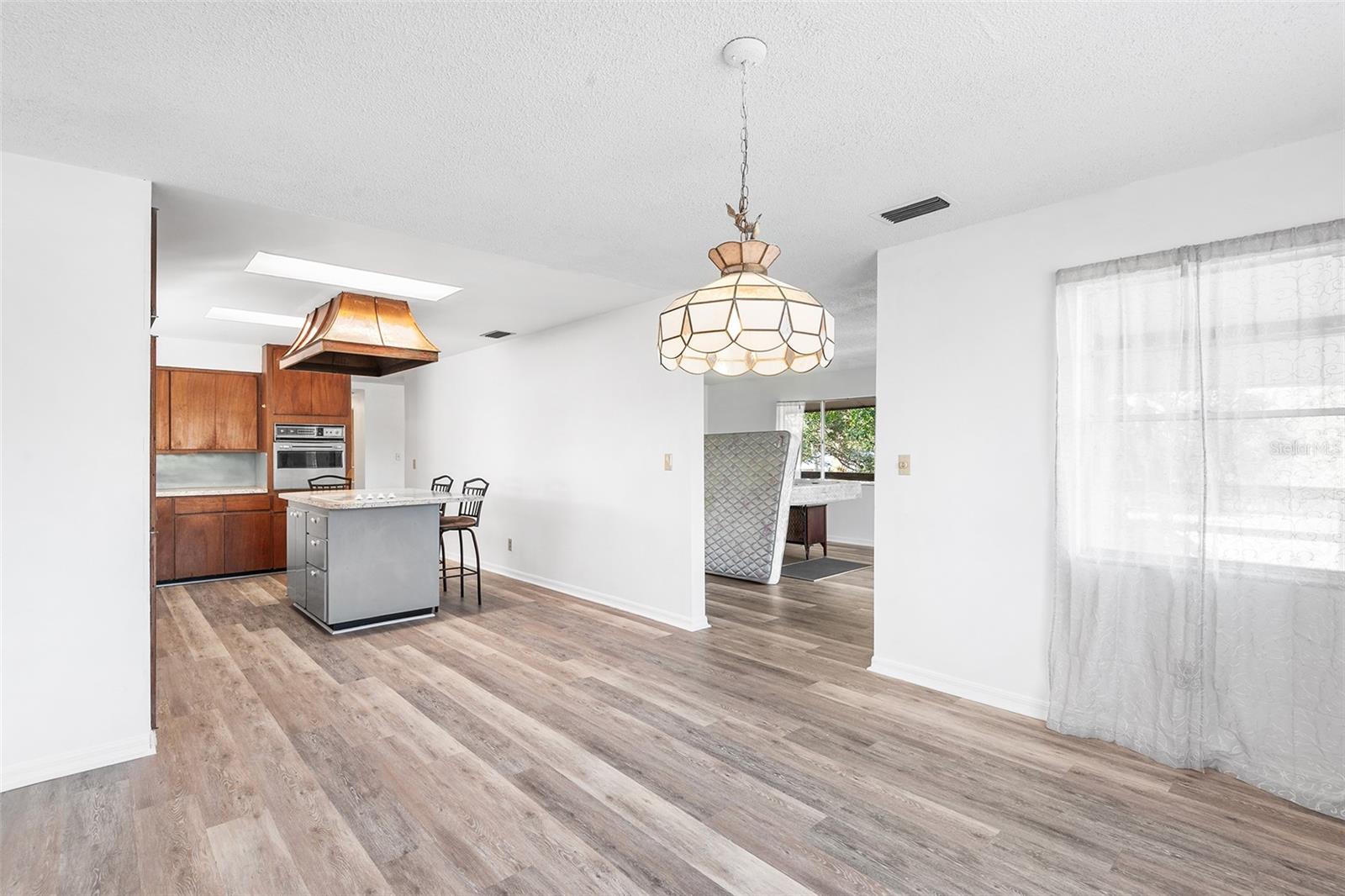 PINE KNOLL - Residential