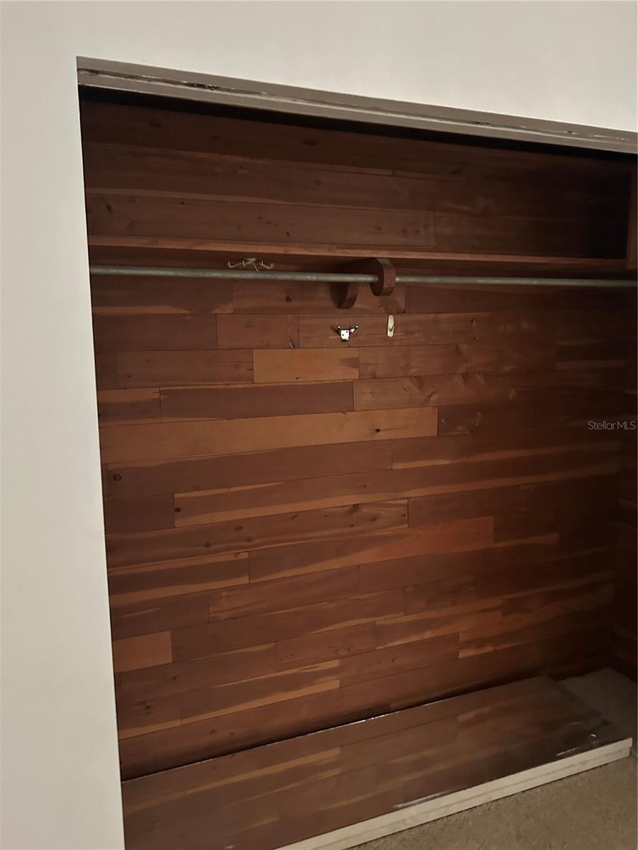 PINE KNOLL - Residential