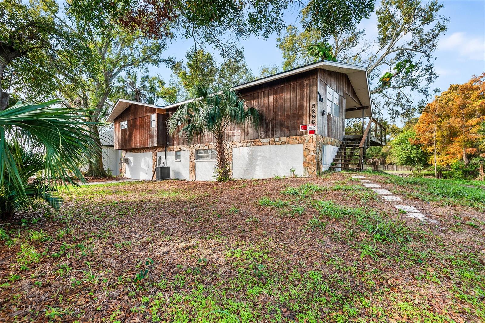 PINE KNOLL - Residential