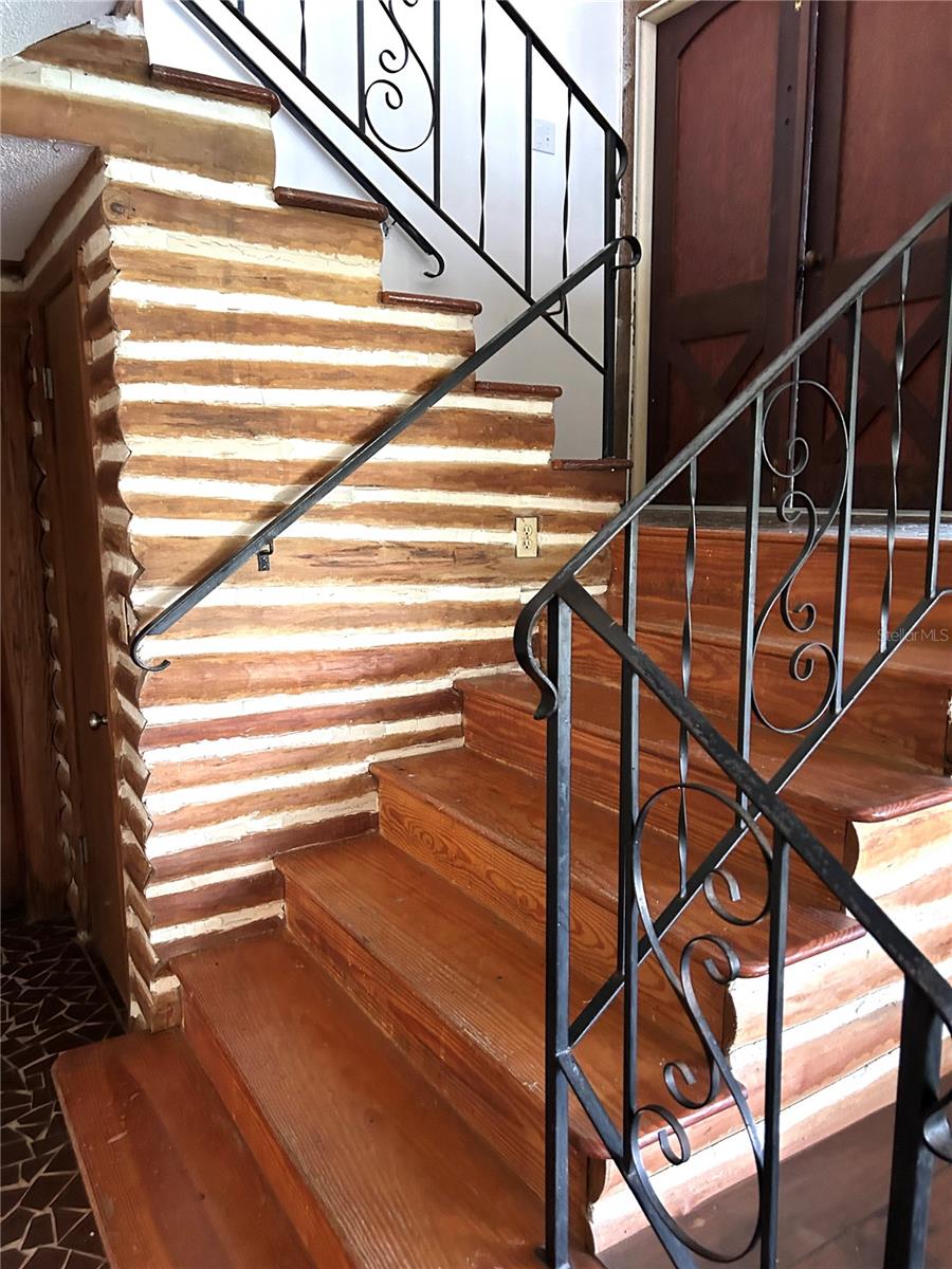 PINE KNOLL - Residential