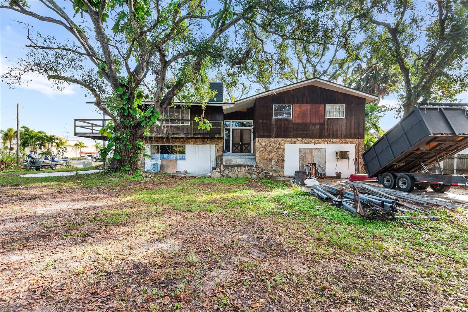 PINE KNOLL - Residential