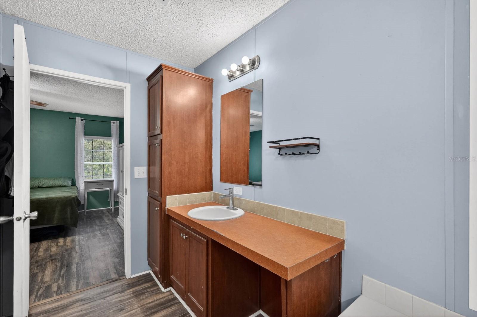 INDIAN TRACE - Residential