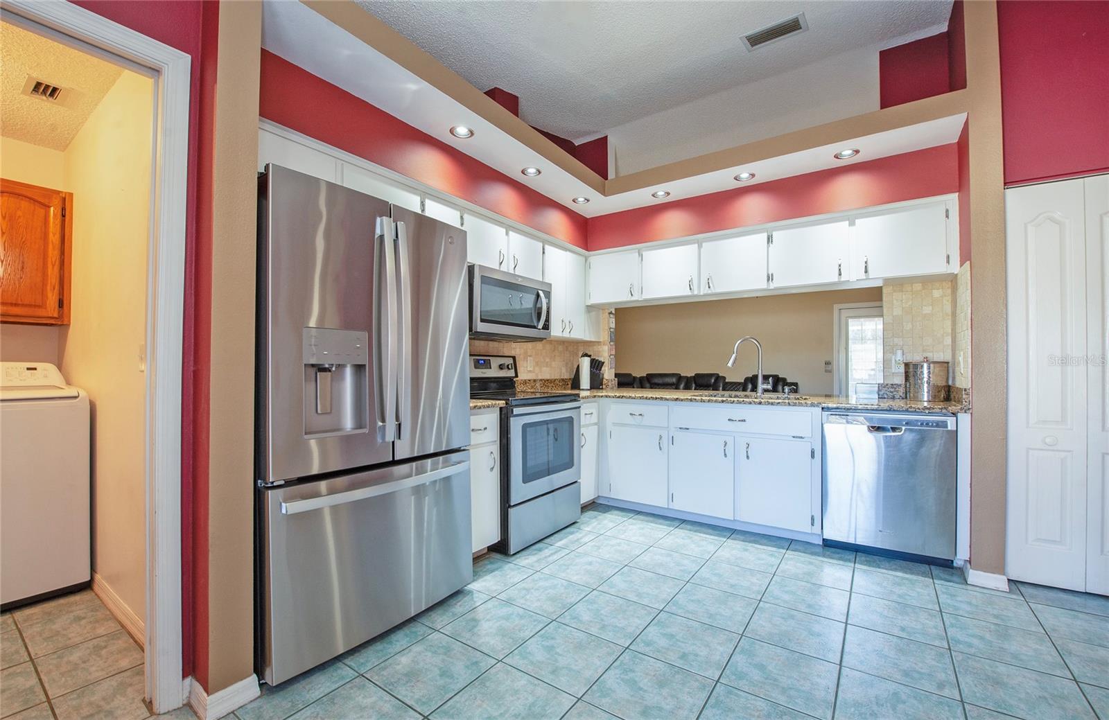 RAINBOW OAKS - Residential