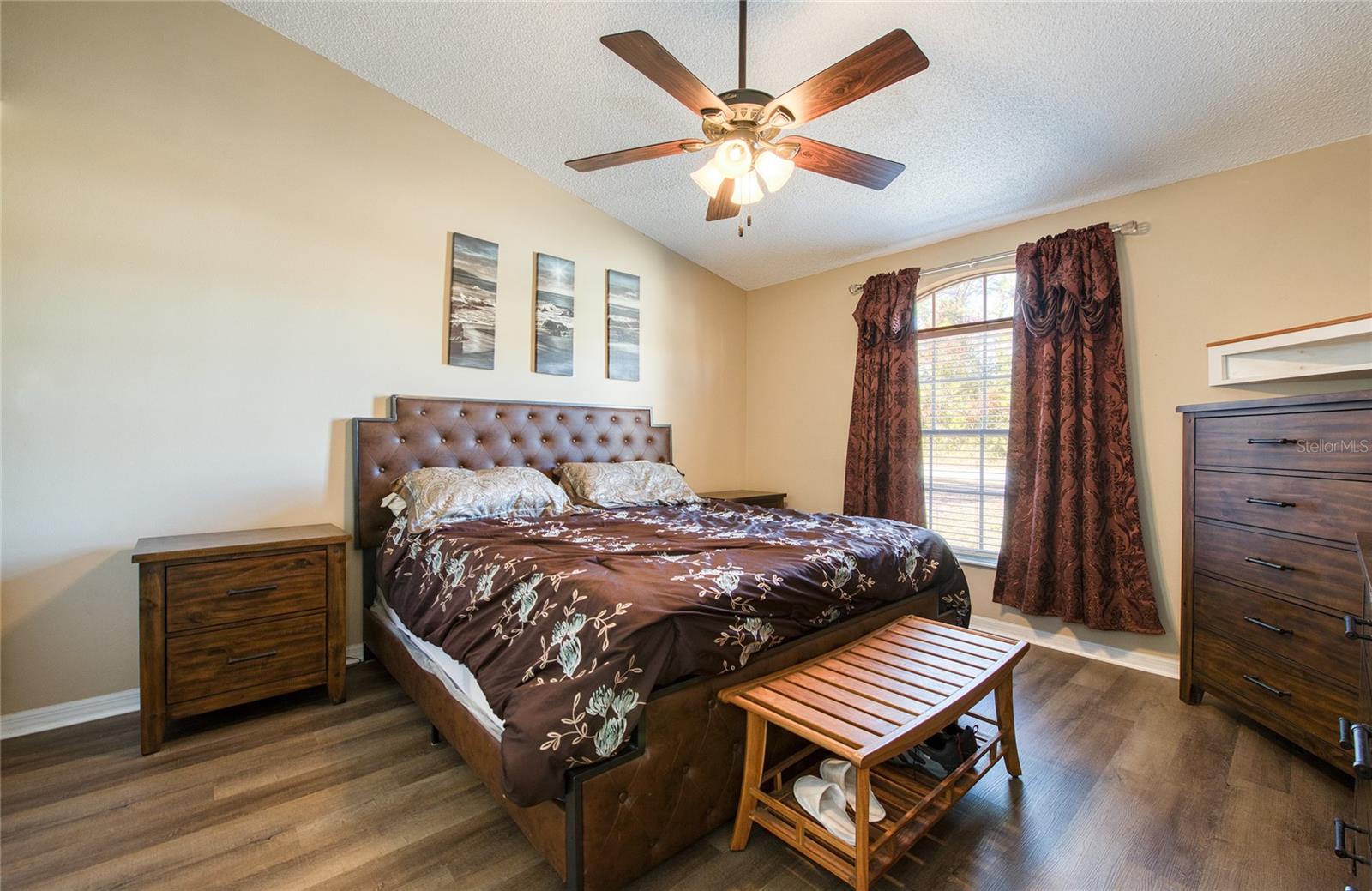 RAINBOW OAKS - Residential