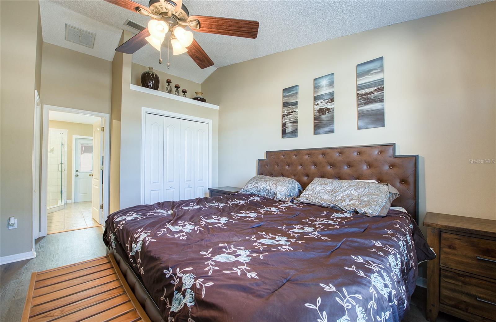 RAINBOW OAKS - Residential