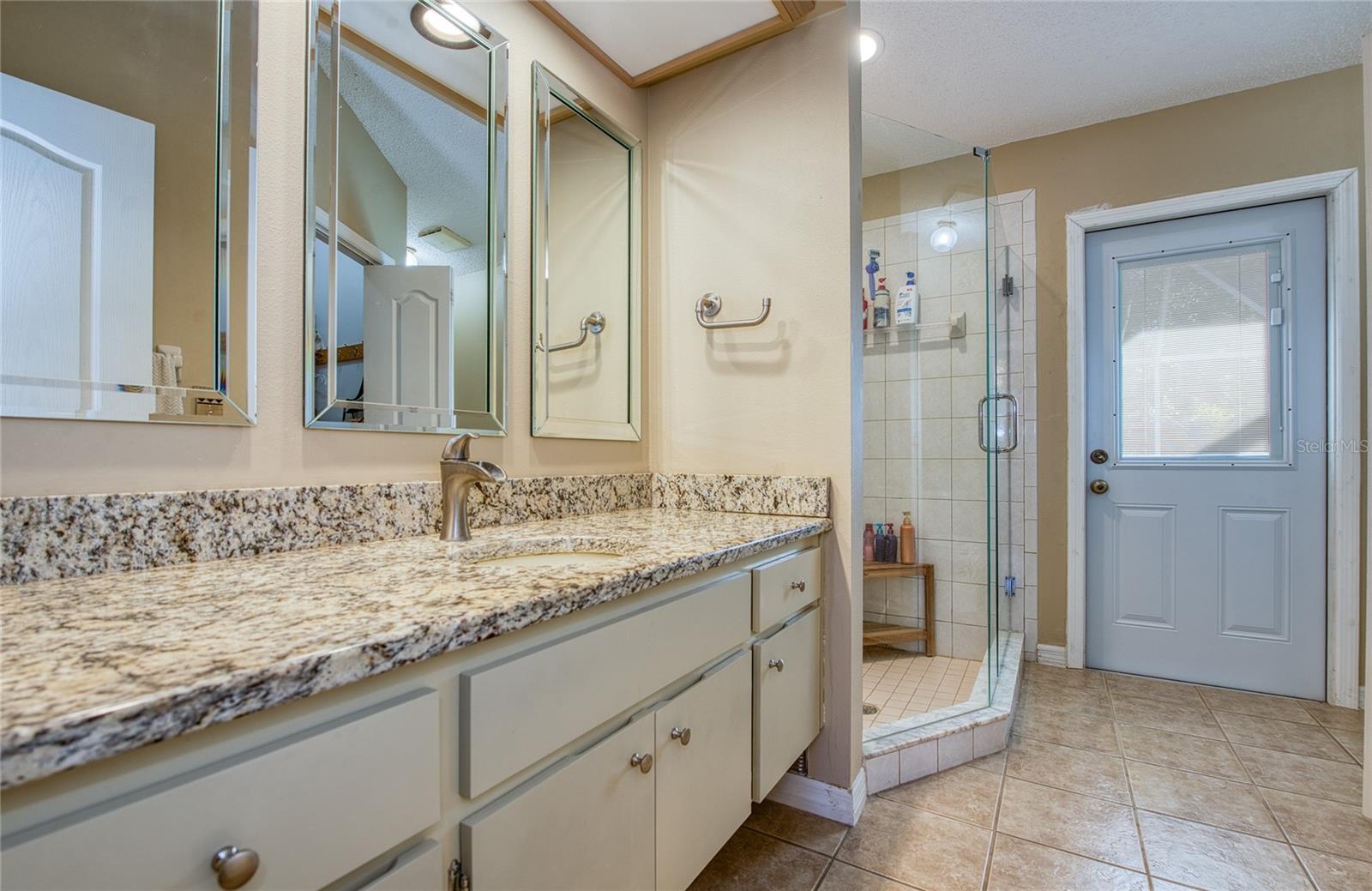 RAINBOW OAKS - Residential