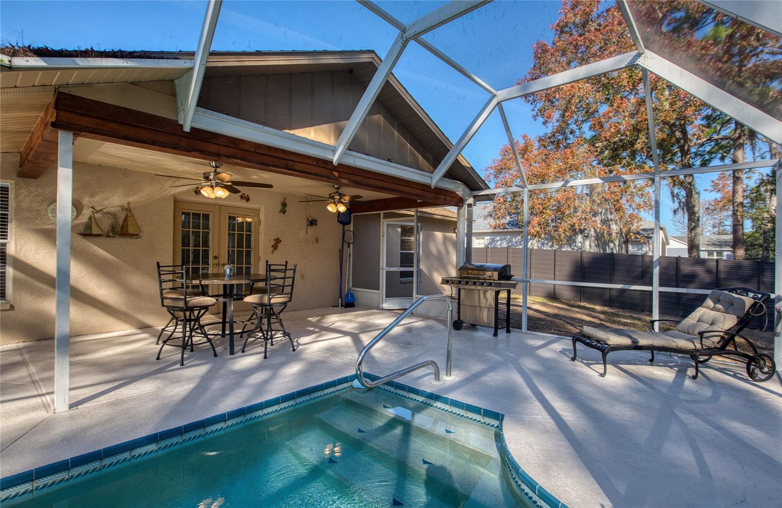 RAINBOW OAKS - Residential