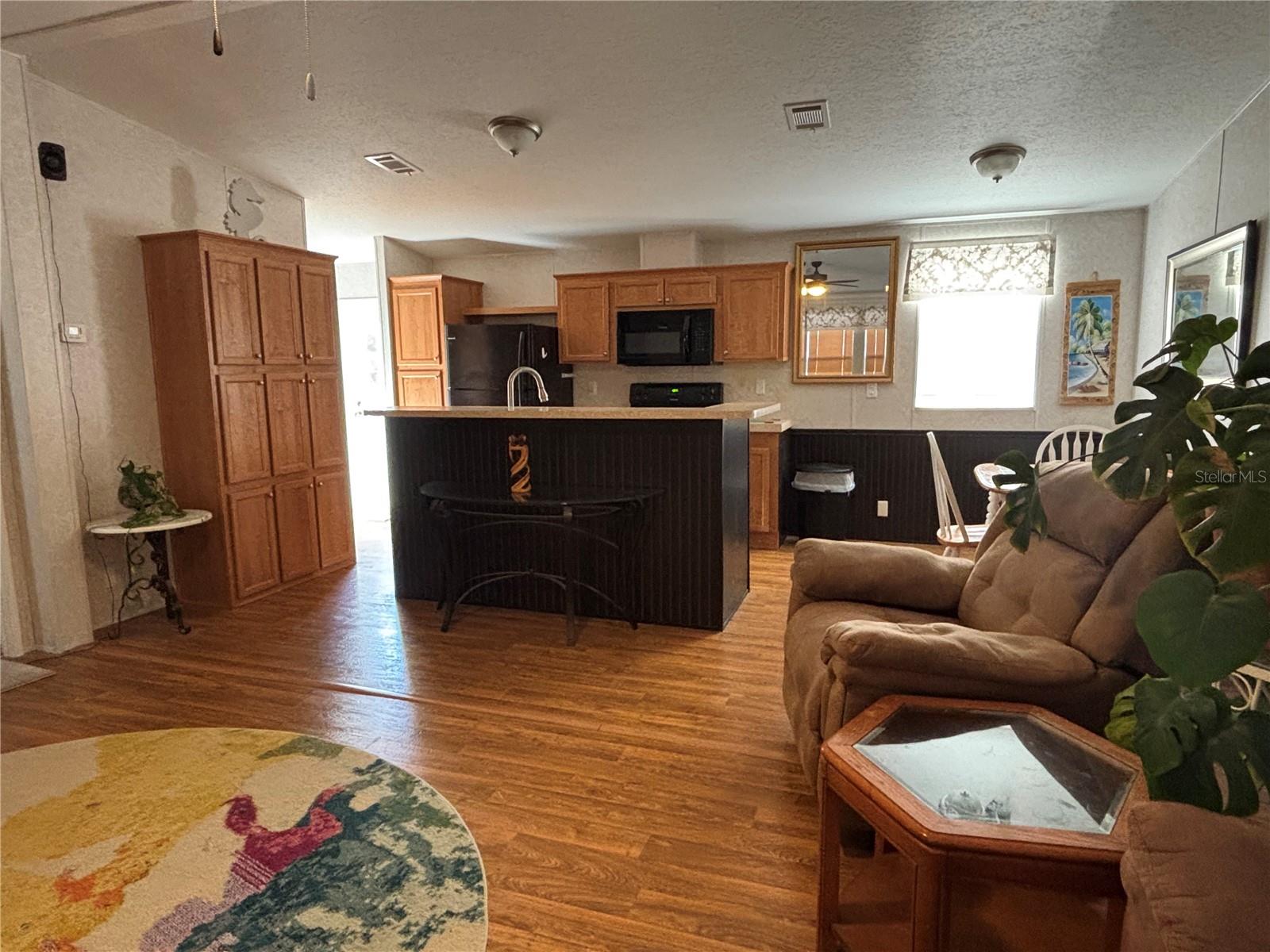 MELROSE LANDING - Residential