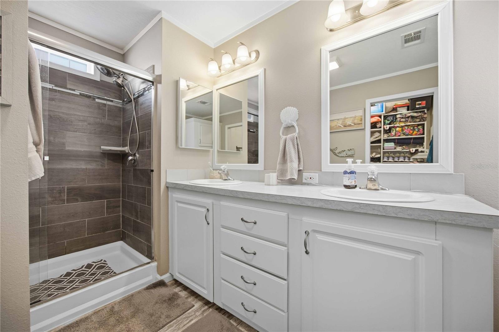 KINGS GATE SEC I - Residential