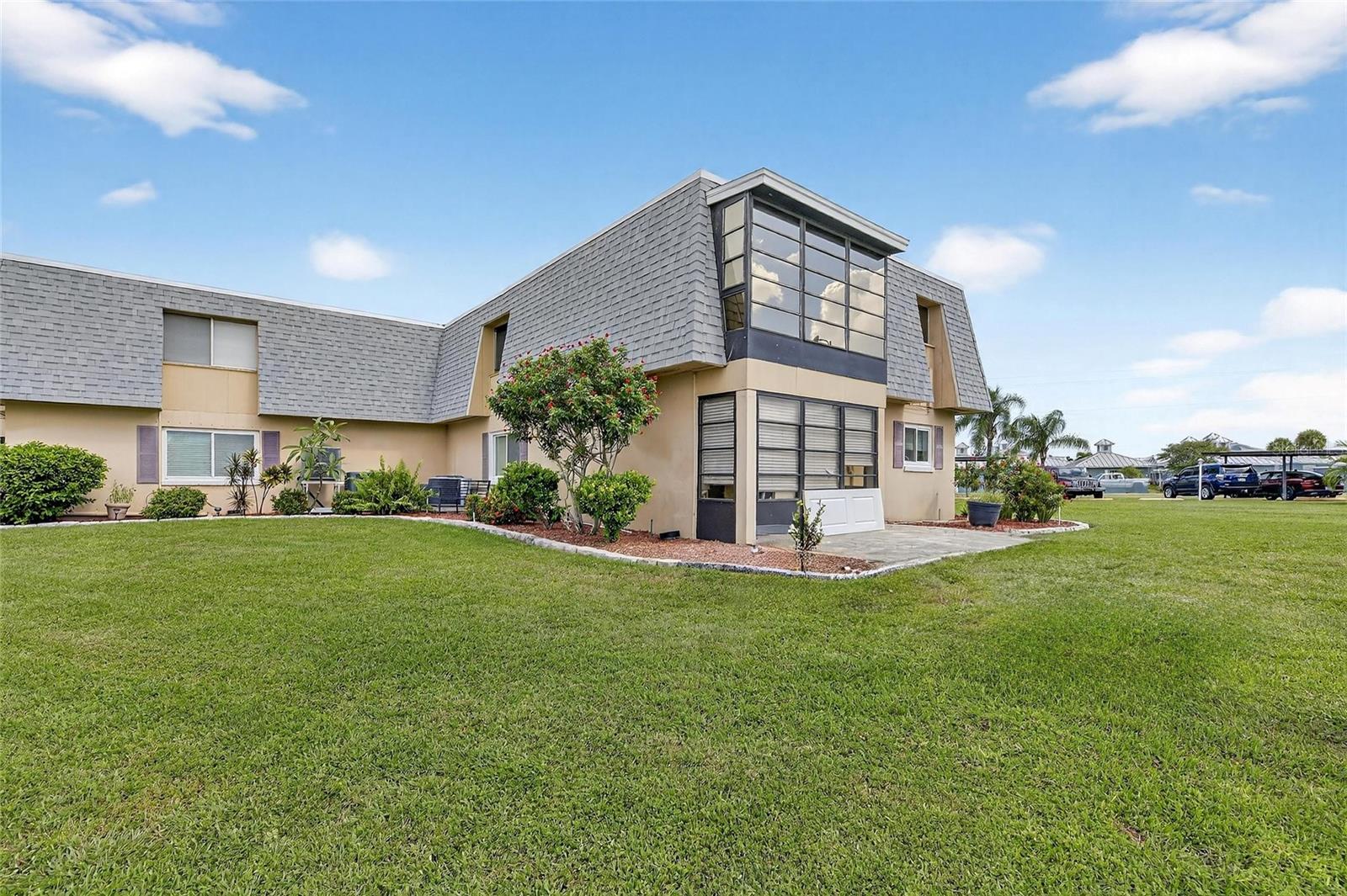 BAL HARBOUR CHATEAUX CONDOMINI - Residential
