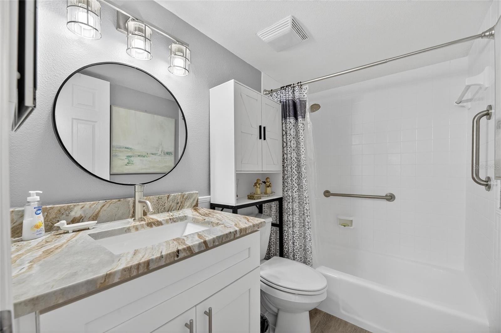 BAL HARBOUR CHATEAUX CONDOMINI - Residential