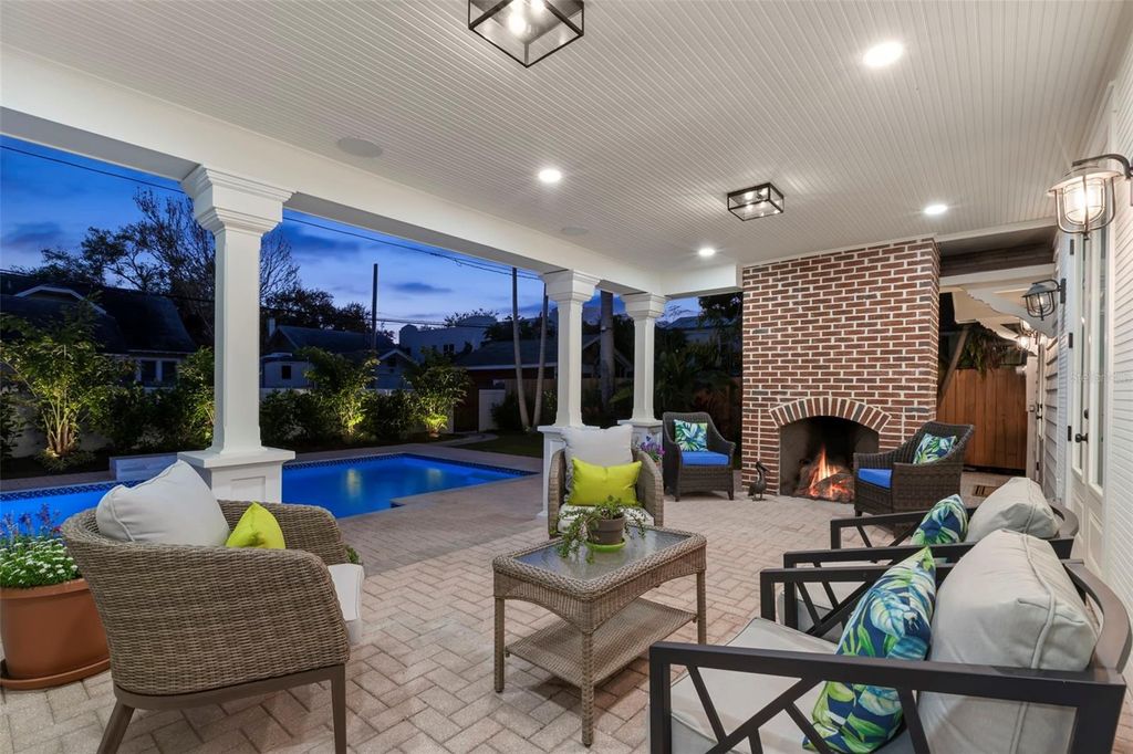 Photo of 346 16th Avenue NE, St Petersburg, FL 33704 (MLS # TB8456037)