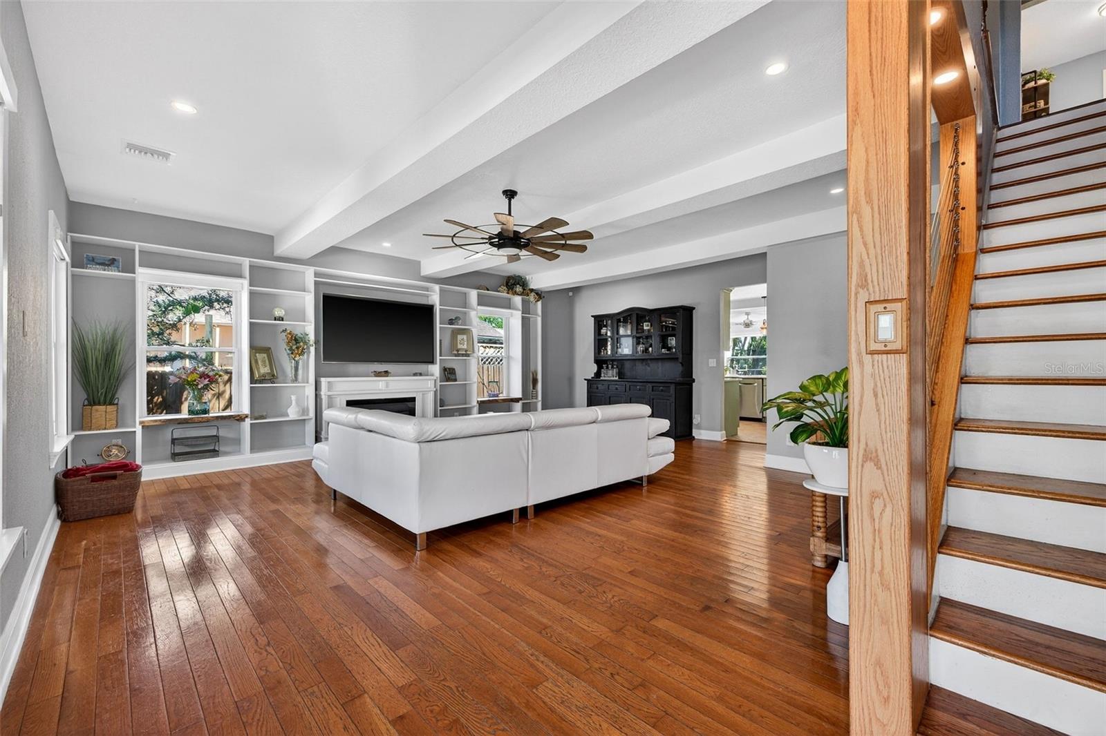 OLD KENTUCKY - Residential