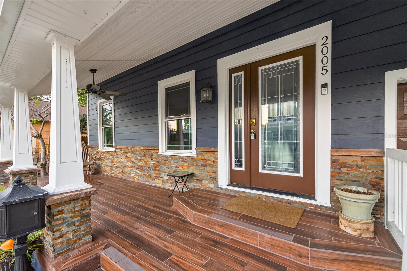 2005 JACKSON STREET N