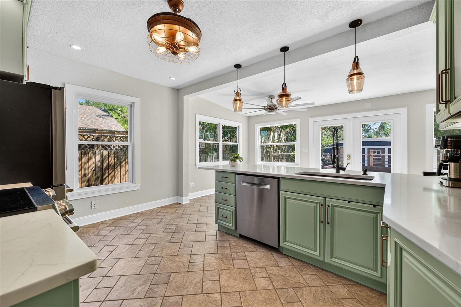 OLD KENTUCKY - Residential