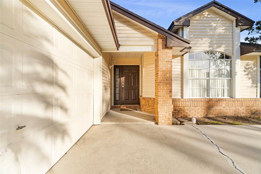Photo of 6428 Piccadilly Lane, Orlando, FL 32835 (MLS # S5159615)