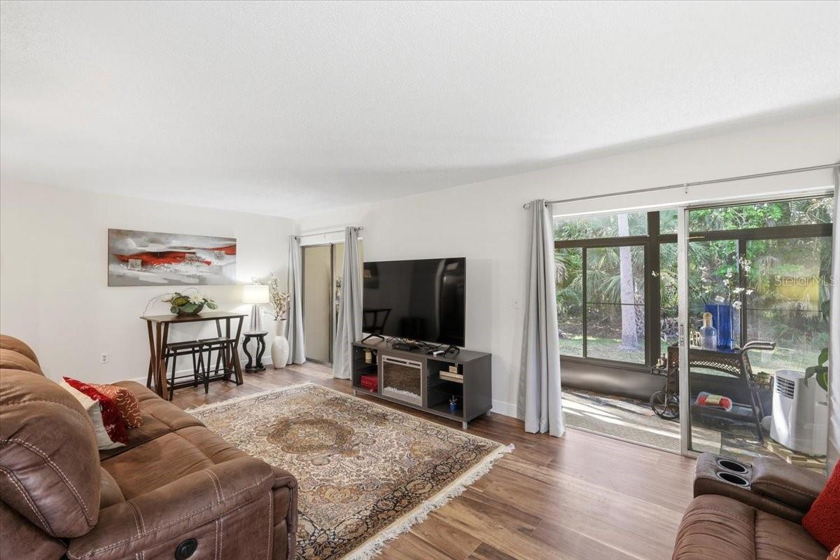 LAKESIDE CONDO APTS - Residential