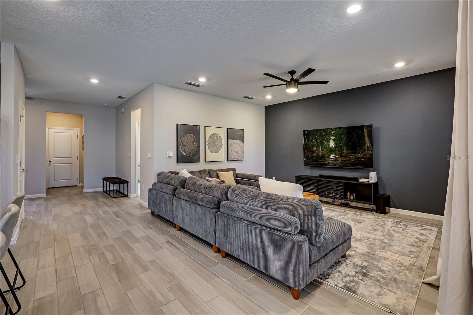 GREYHAWK - Residential